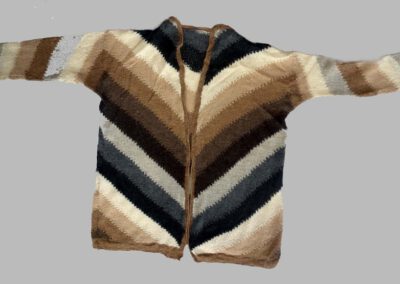 Jacke mit diagonalen Streifen